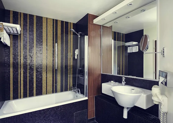 Hotel Relais De Lyon By Malone